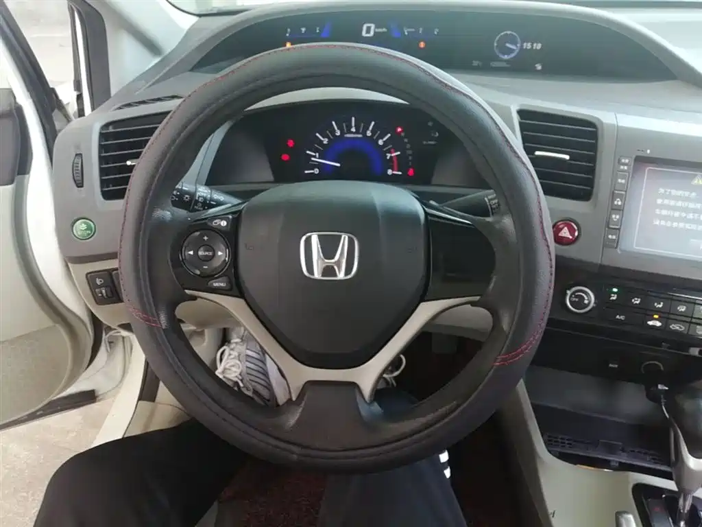 Honda Civic 2014 — фото 11