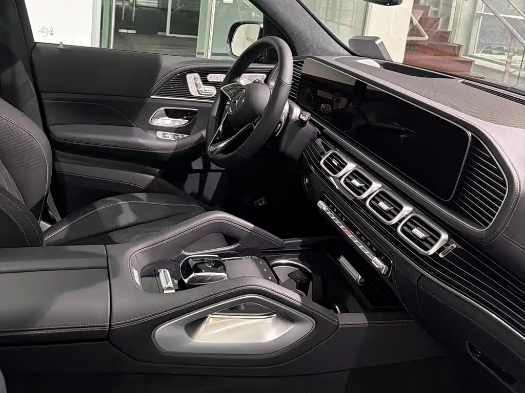 Mercedes-Benz GLS — фото 10