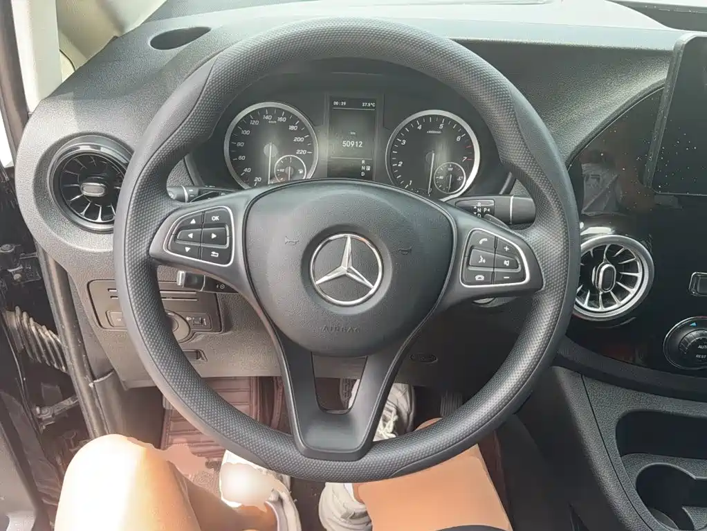 Mercedes-Benz Vito 2023 — фото 14