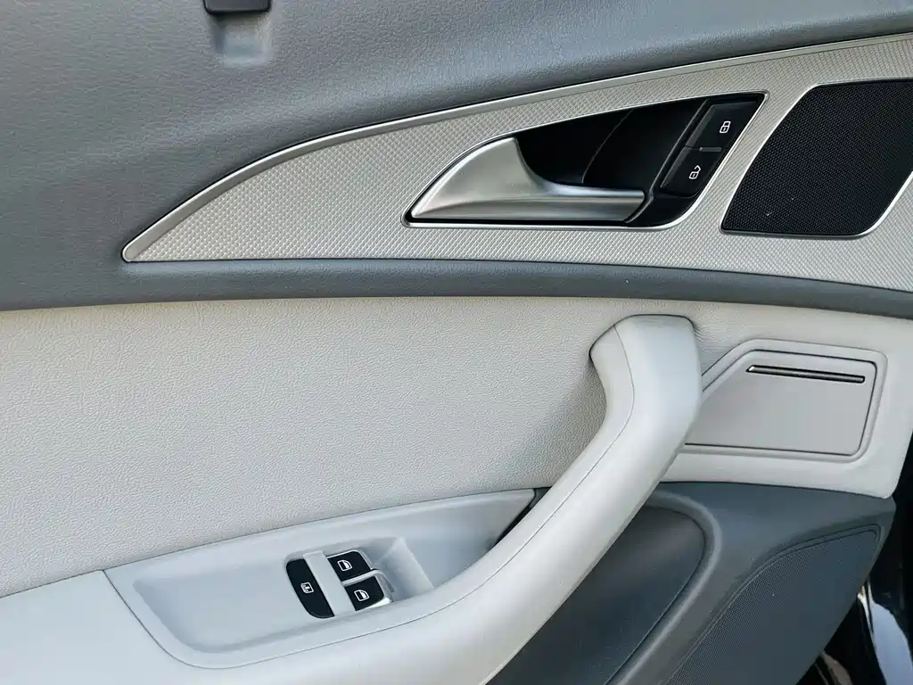 Audi A6L 2012 — фото 12