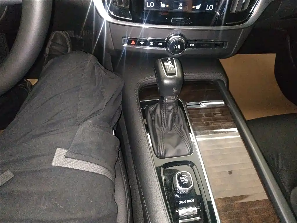 Volvo S90 2018 — фото 14