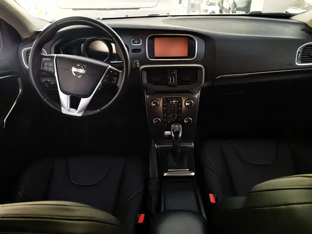 Volvo V40 2014 — фото 8