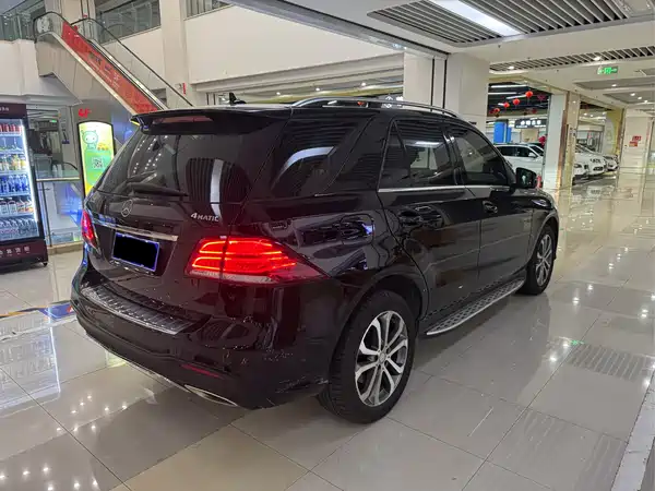 Mercedes-Benz GLE 2016