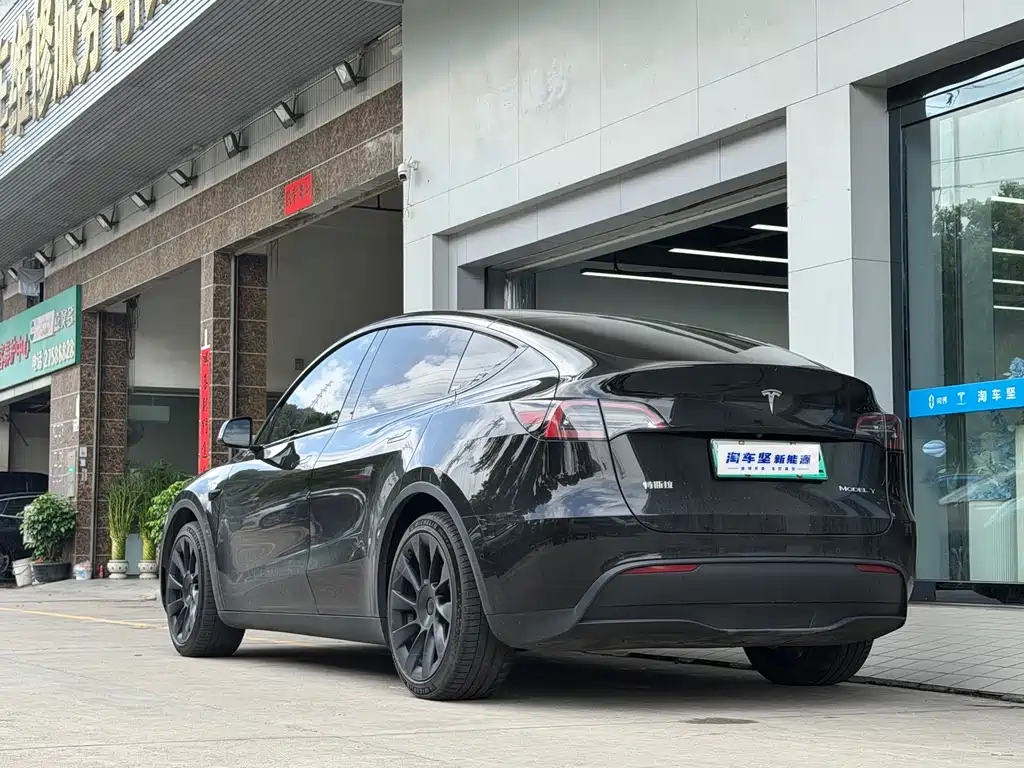 Tesla Model Y 2022 — фото 3