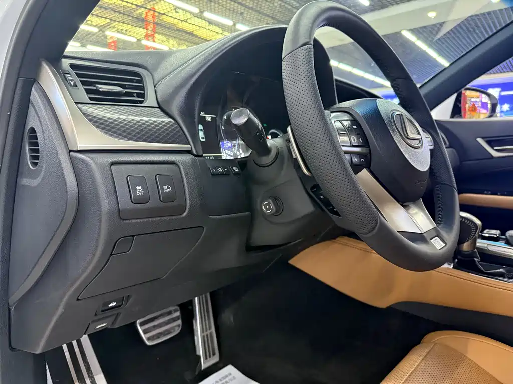 Lexus GS 2017 — фото 17
