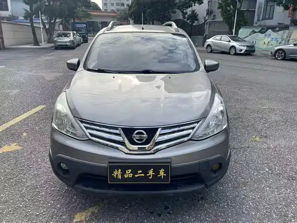 Nissan Livina 2013
