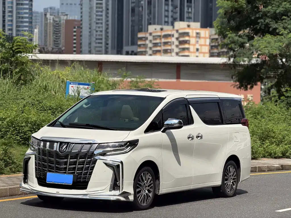Toyota Alphard 2018 — фото 1