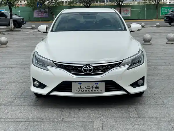 Toyota Reiz 2015