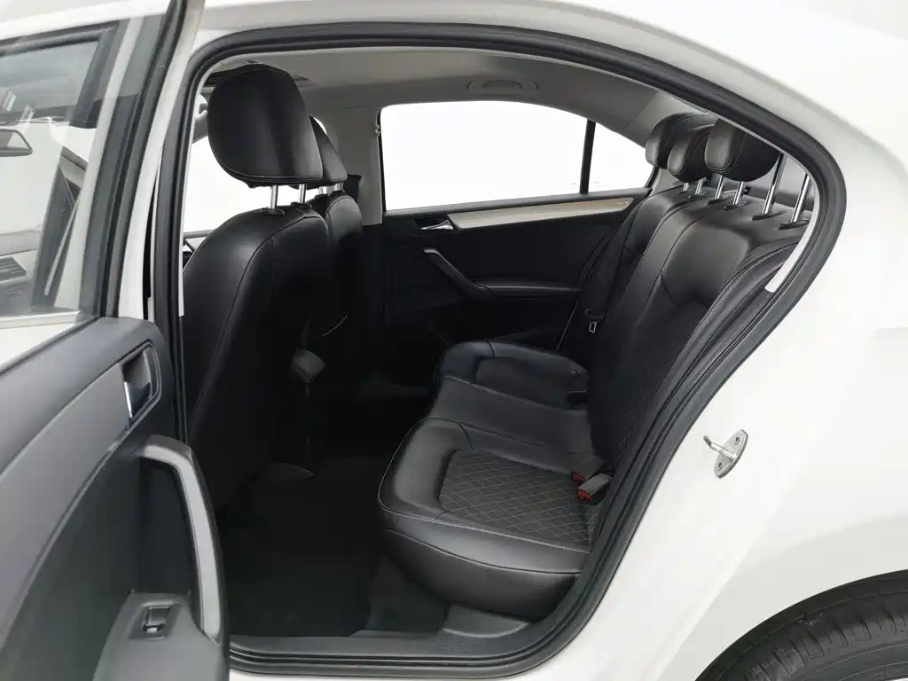 Skoda Rapid 2019 — фото 15