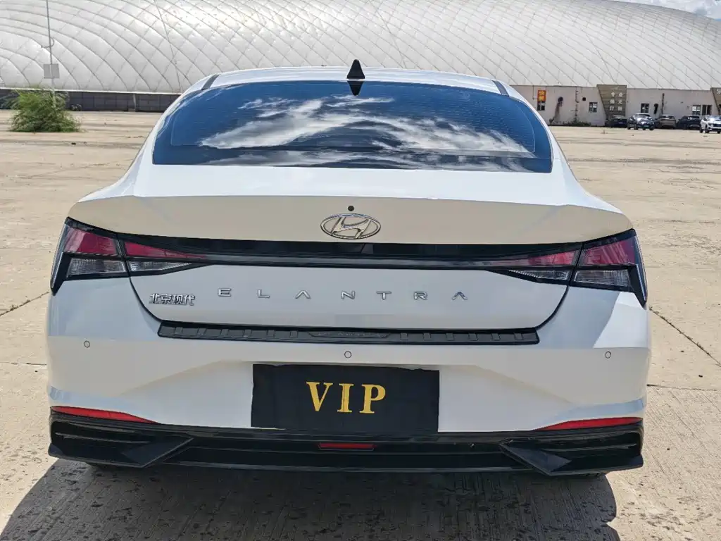 Hyundai Elantra 2022