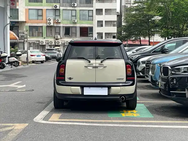 MINI Clubman 2010