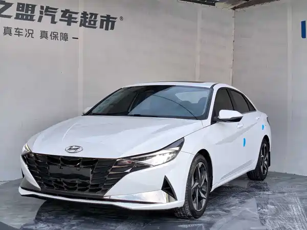 Hyundai Elantra 2022