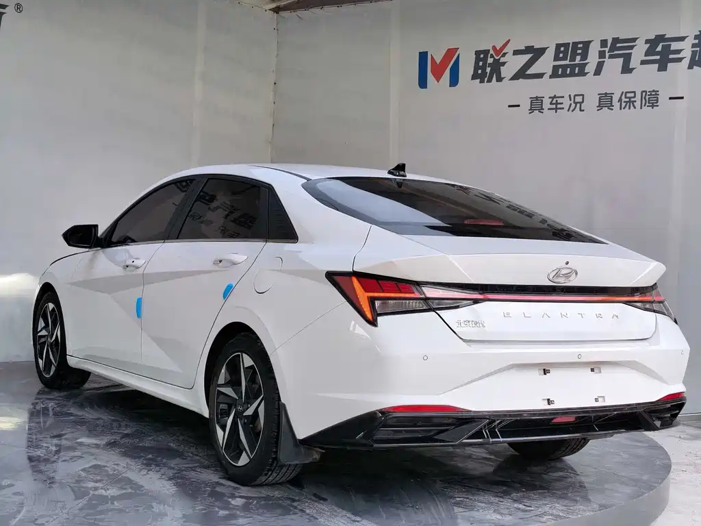 Hyundai Elantra 2022