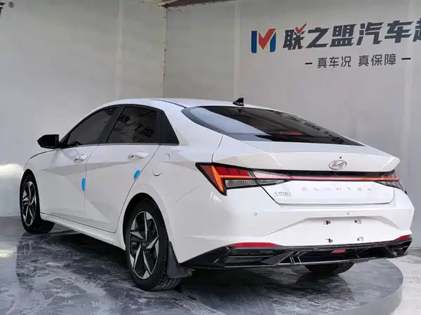 Hyundai Elantra 2022