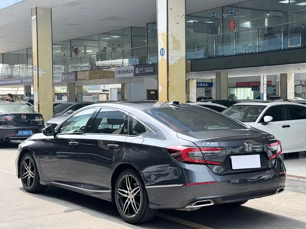 Honda Accord 2022 — фото 13