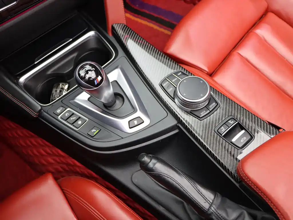 BMW M4 2018 — фото 15