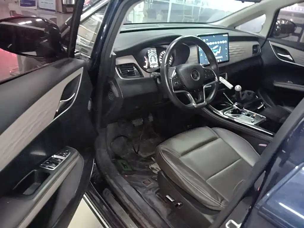 BYD MAX New Energy 2022 — фото 16