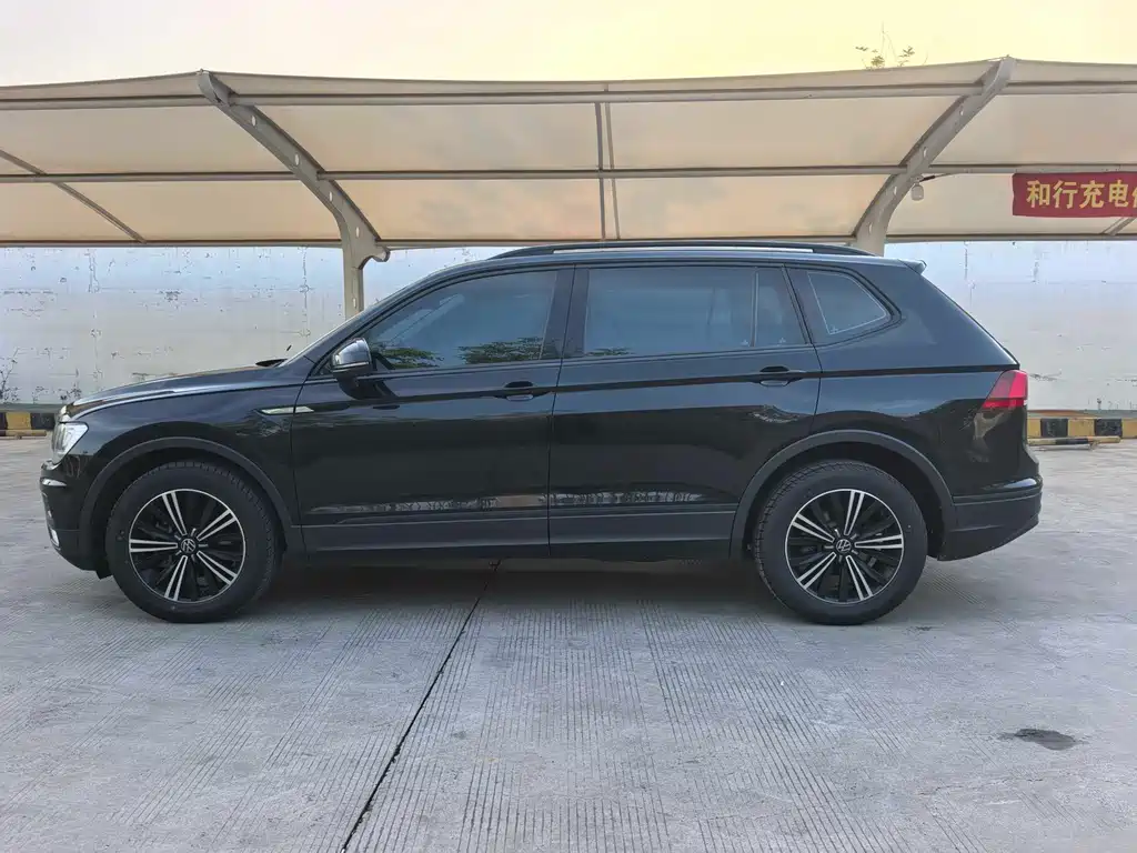 Volkswagen Tiguan L 2021 — фото 8