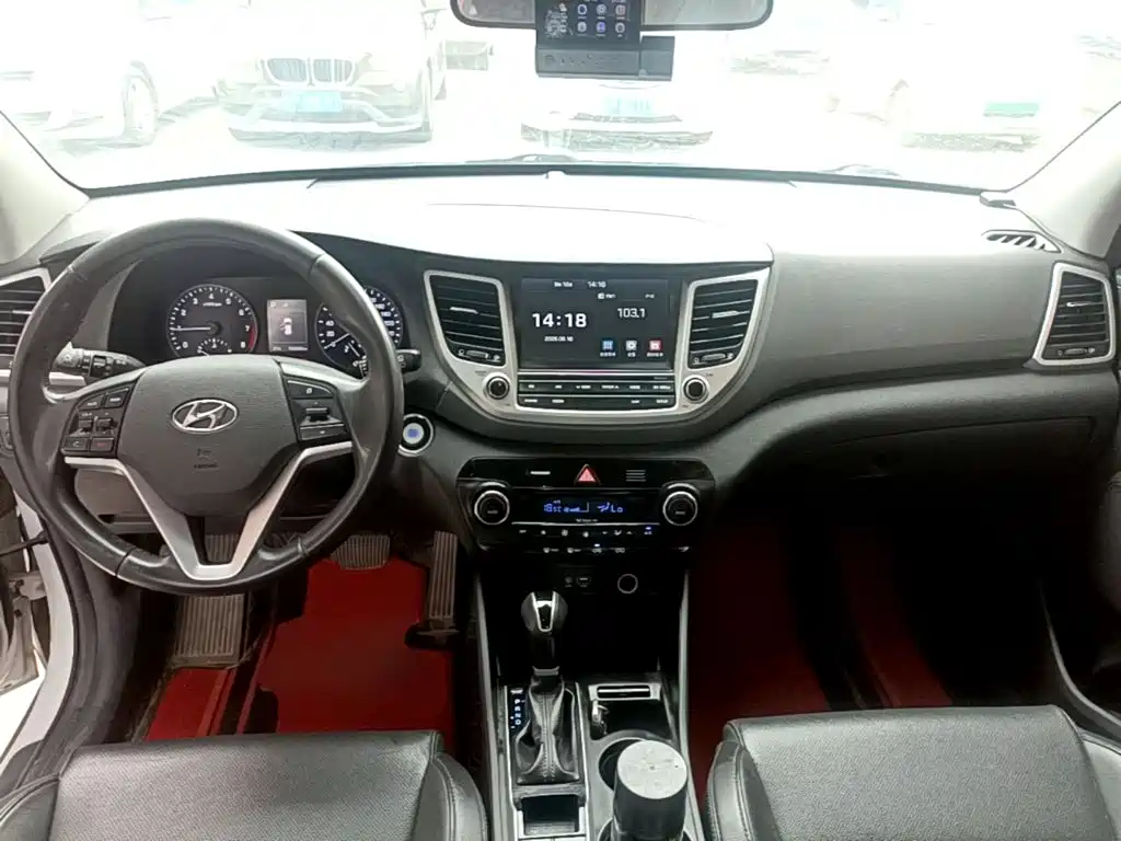 Hyundai Tucson 2016 — фото 10