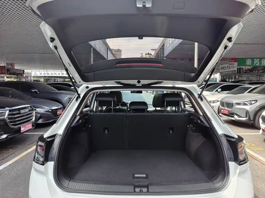 Volkswagen T-Roc 2023 — фото 14