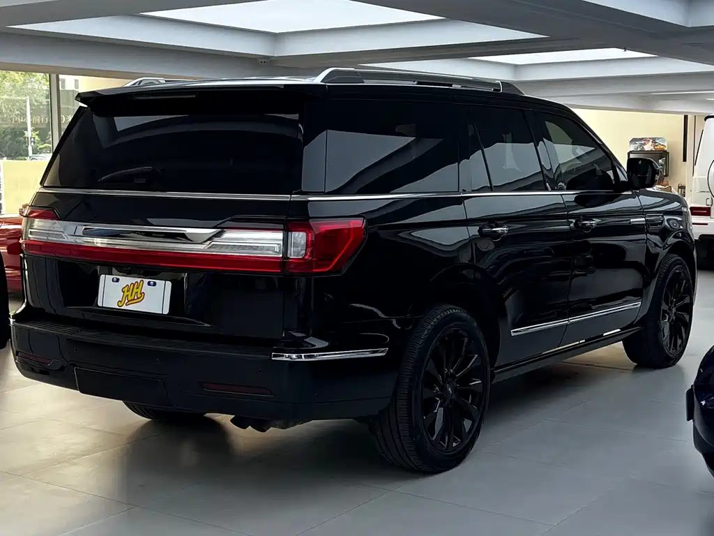 Lincoln Navigator 2019 — фото 22