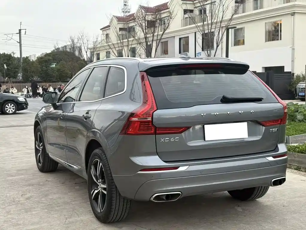 Volvo XC60 2020 — фото 13