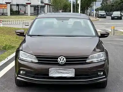 Volkswagen Sagitar 2016
