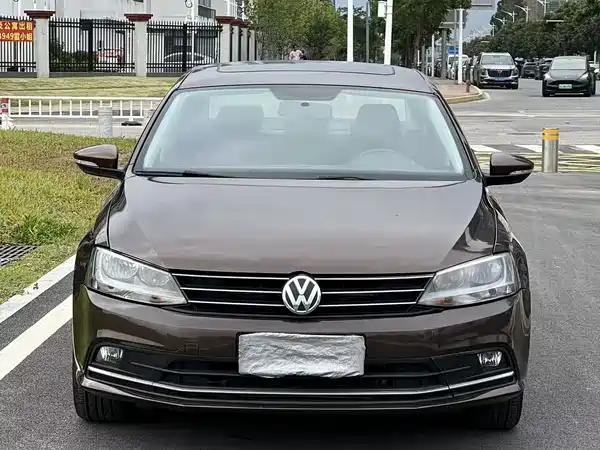 Volkswagen Sagitar 2016