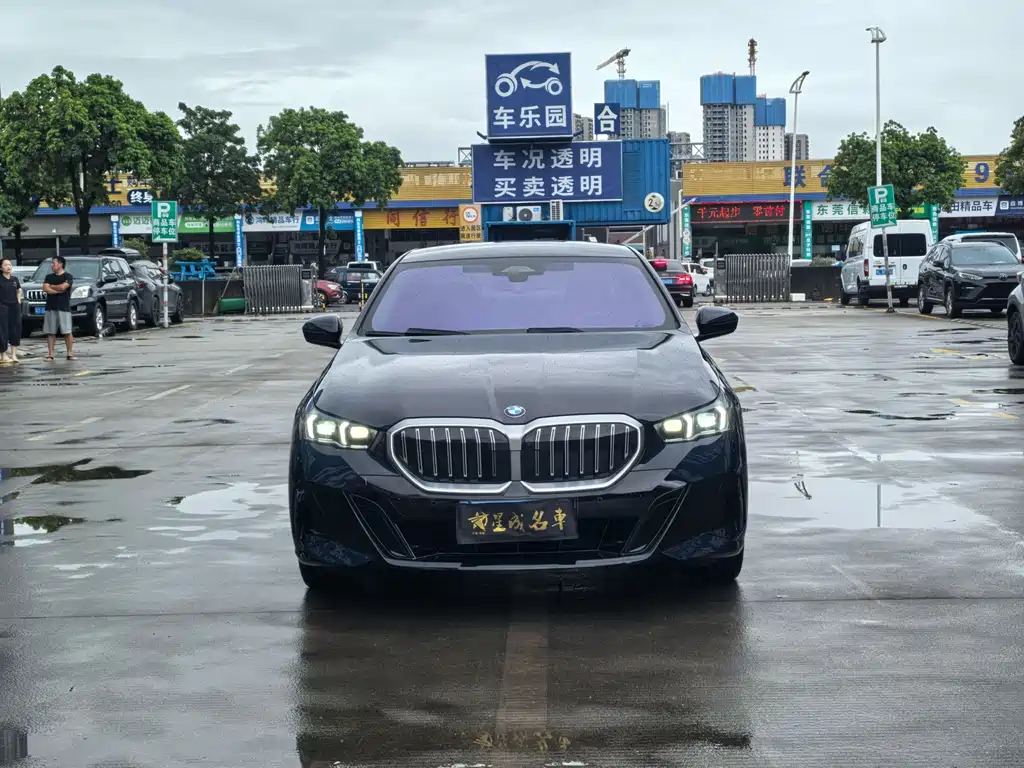 BMW 5 Series 2025