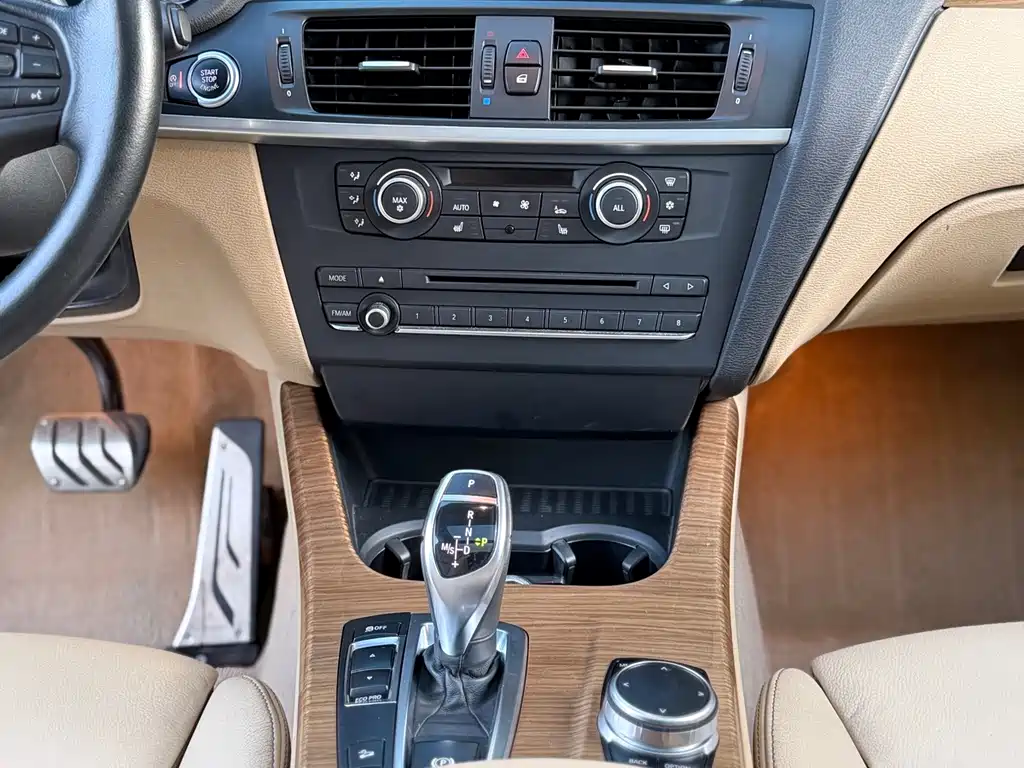 BMW X3 2012 — фото 11
