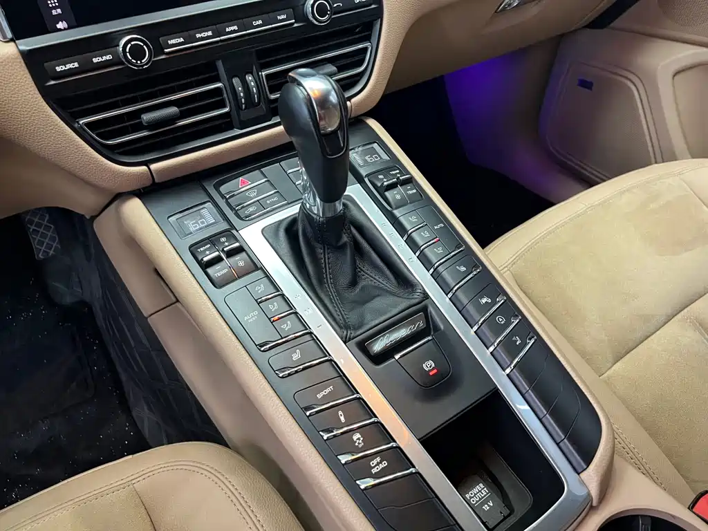 Porsche Macan 2020 — фото 9