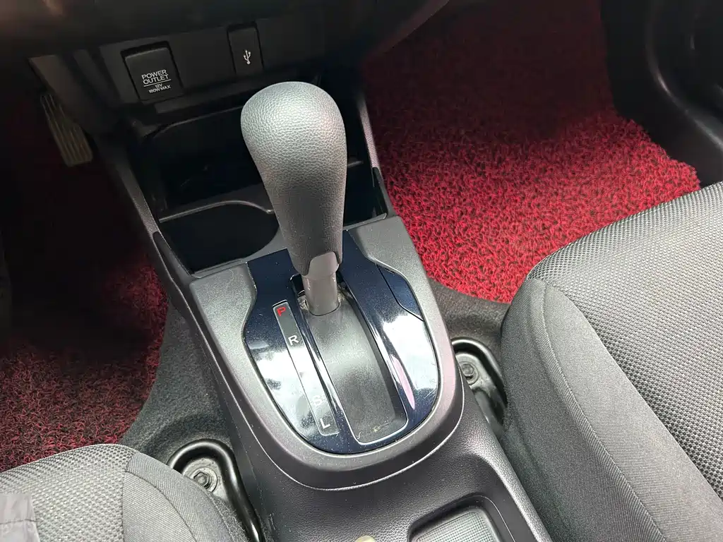 Honda Fit 2017 — фото 13