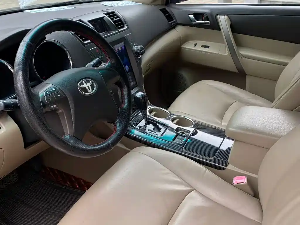 Toyota Highlander 2011 — фото 4