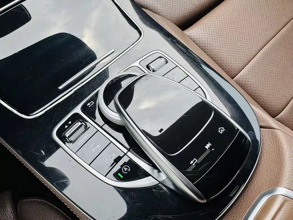 Mercedes-Benz E-Class 2017 — фото 19