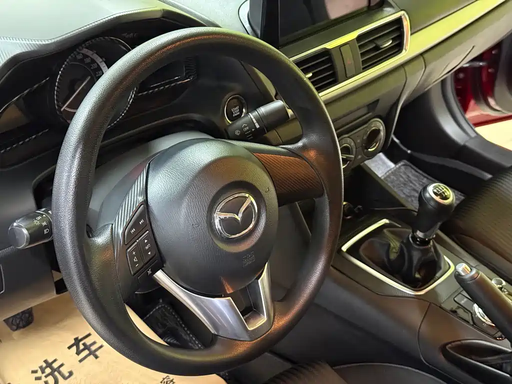 Mazda 3 Axela 2015 — фото 16