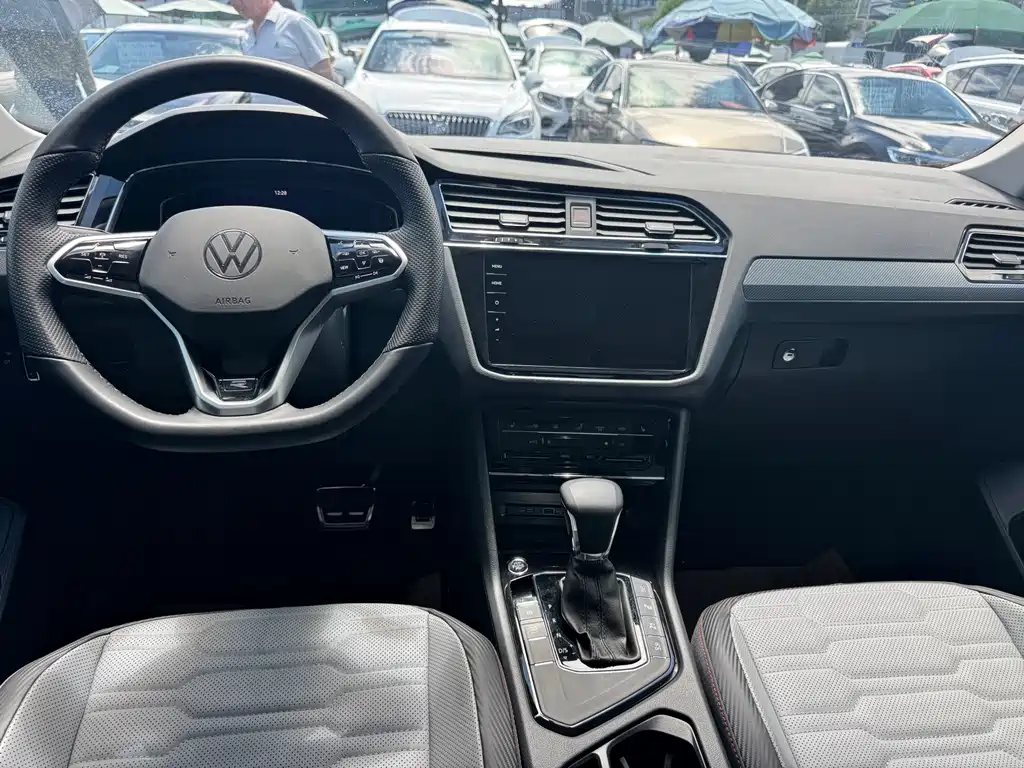 Volkswagen Tiguan X 2021 — фото 14