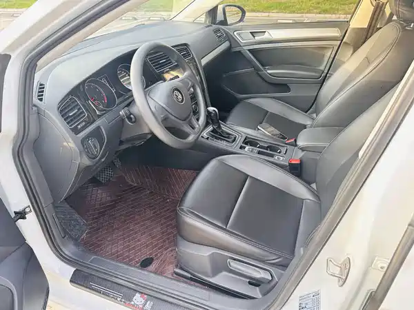 Volkswagen Golf 2020