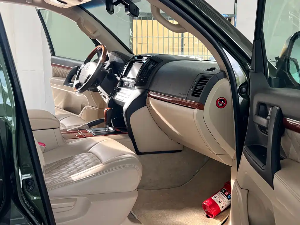 Toyota Land Cruiser 2015 — фото 10