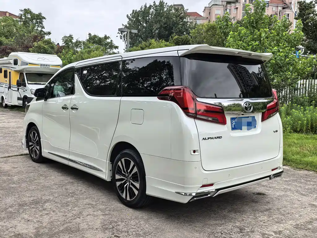 Toyota Alphard 2018 — фото 21
