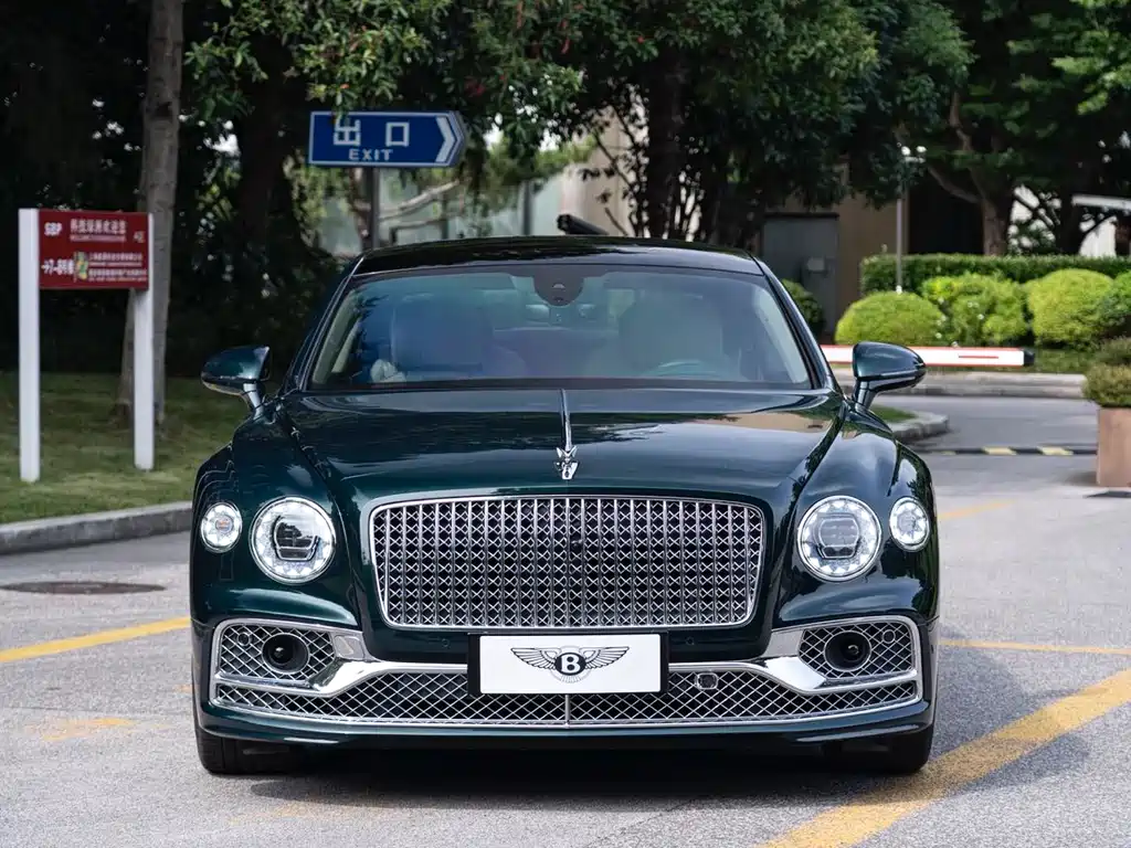 Bentley Flying Spur PHEV 2023 — фото 2