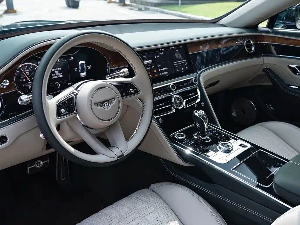 Bentley Flying Spur PHEV 2023 — фото 8