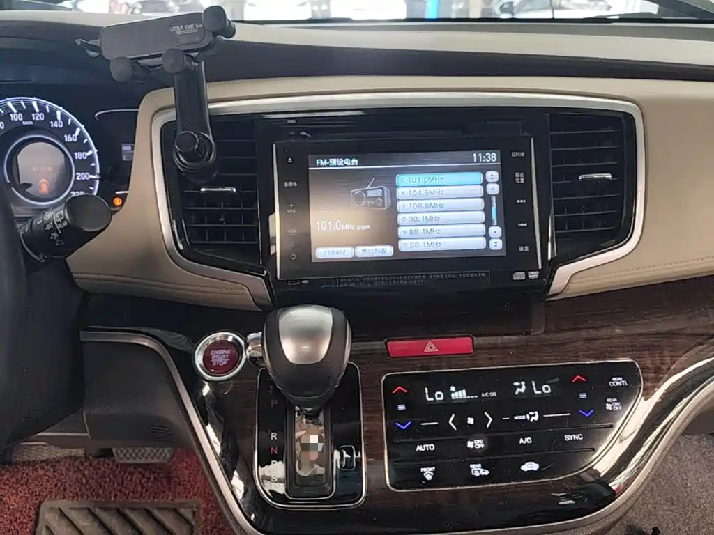 Honda Odyssey 2016 — фото 13