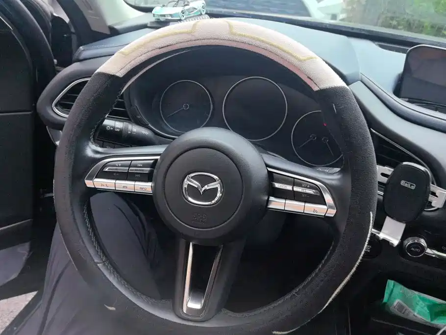 Mazda CX-30 2021 — фото 15