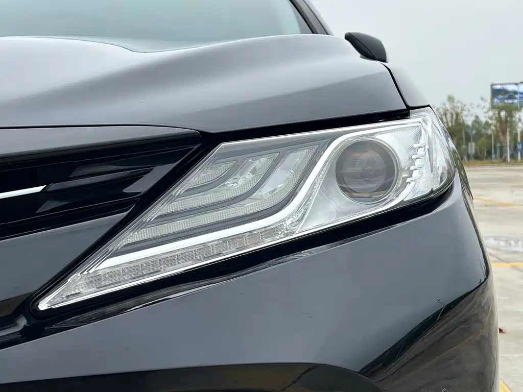 Toyota Camry 2020 — фото 19