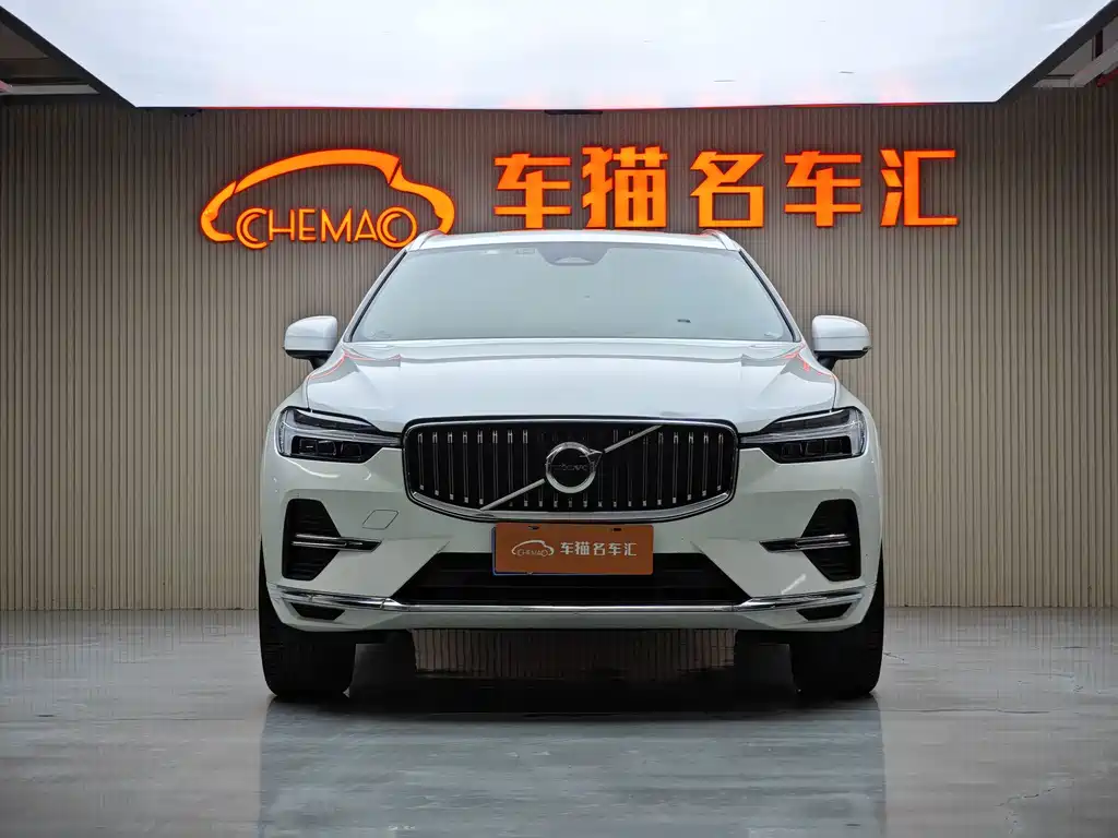 Volvo XC60 2022 — фото 3