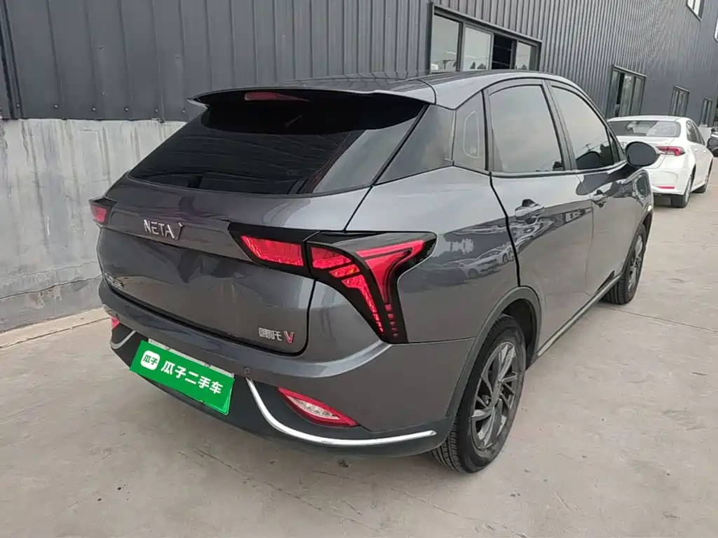 Neta V 2022