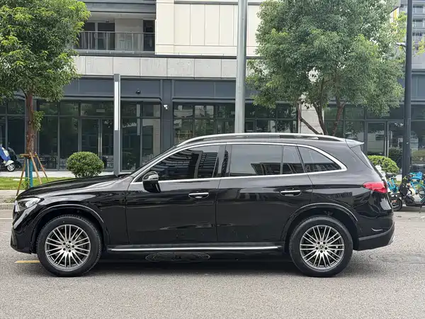 Mercedes-Benz GLC 2025