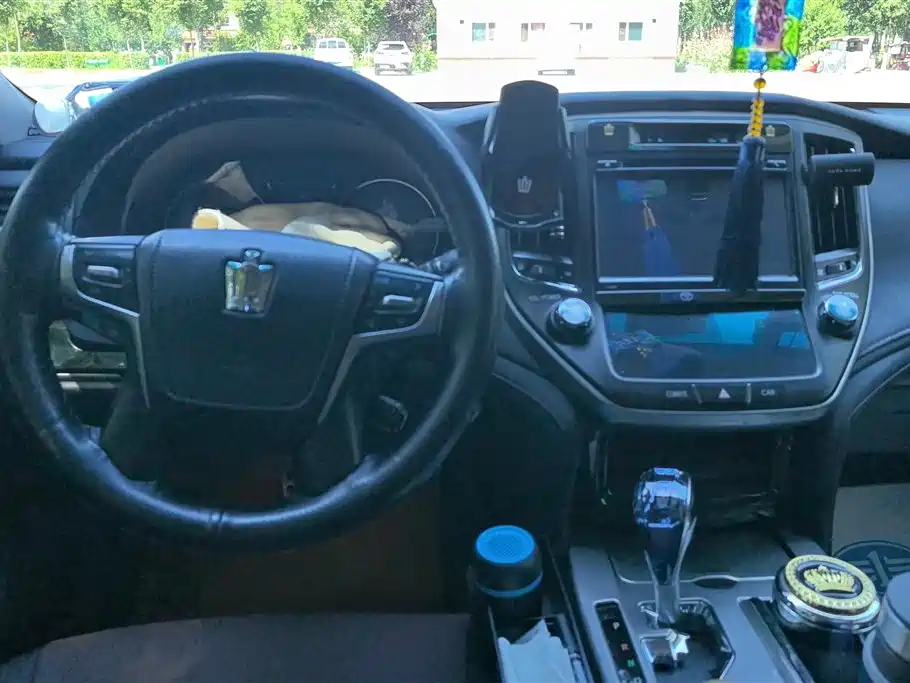 Toyota Crown 2017 — фото 11