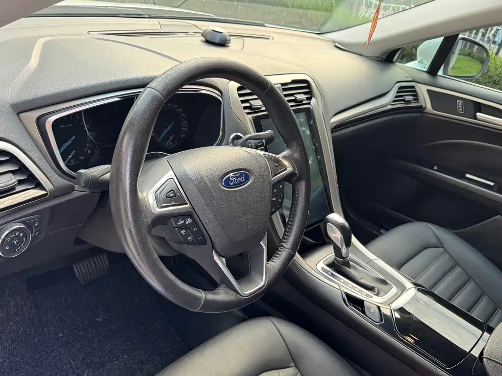 Ford Mondeo 2013 — фото 11