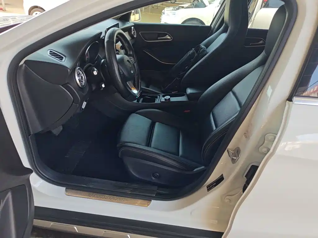 Mercedes-Benz GLA 2017 — фото 15